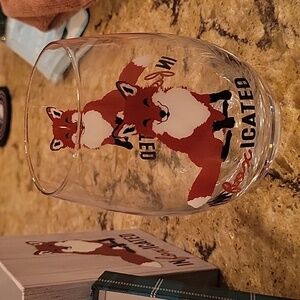 Wine glass with coordinating gift box